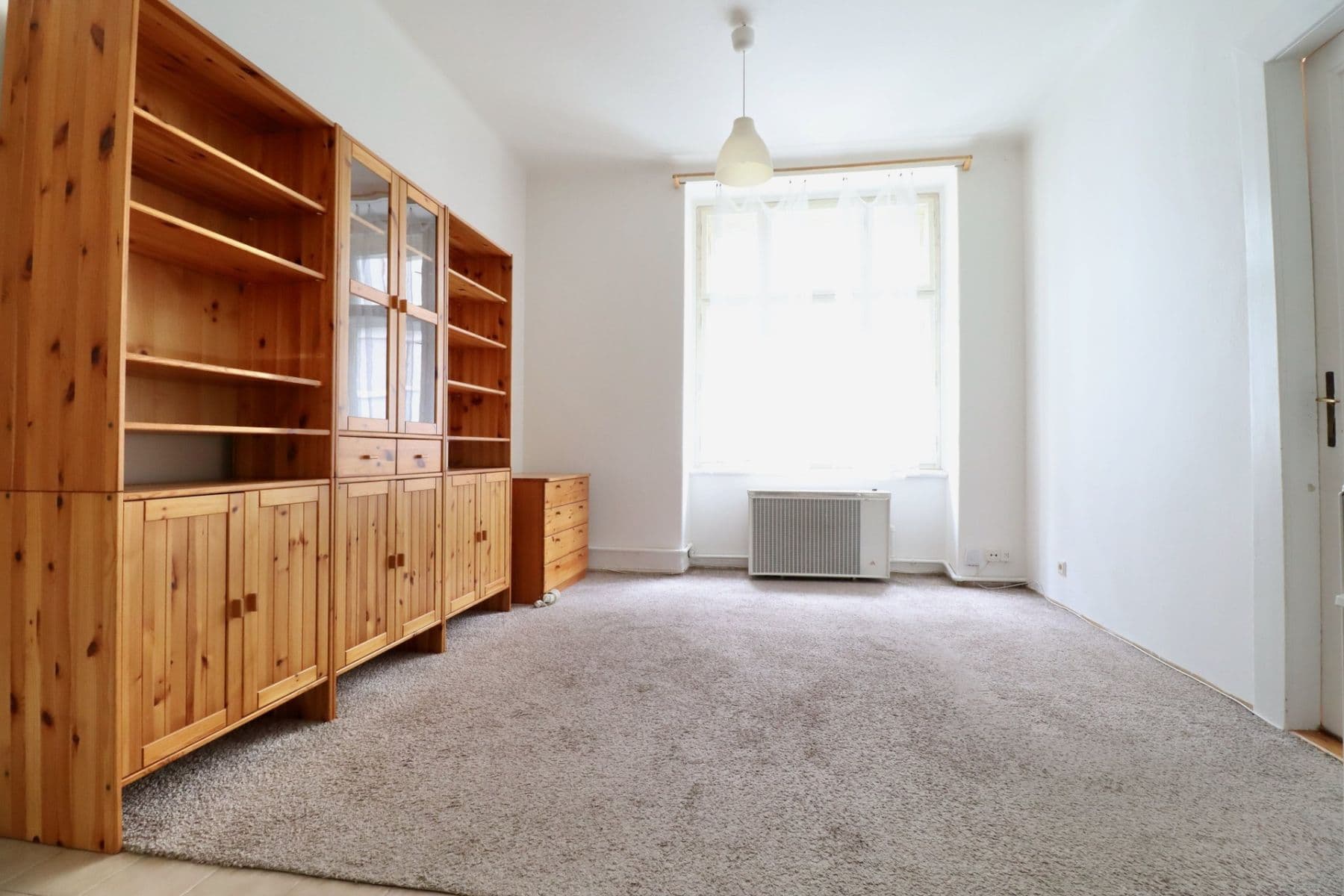 1 bedroom with open-plan kitchen flat to rent, 45 m², U smaltovny, Prague, Prague 1 bedroom with open-plan kitchen flat to rent, 45 m², U smaltovny, Prague, Prague