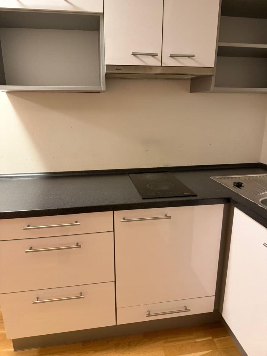 Studio flat to rent, 30 m², Kosova, Prague, Prague Studio flat to rent, 30 m², Kosova, Prague, Prague
