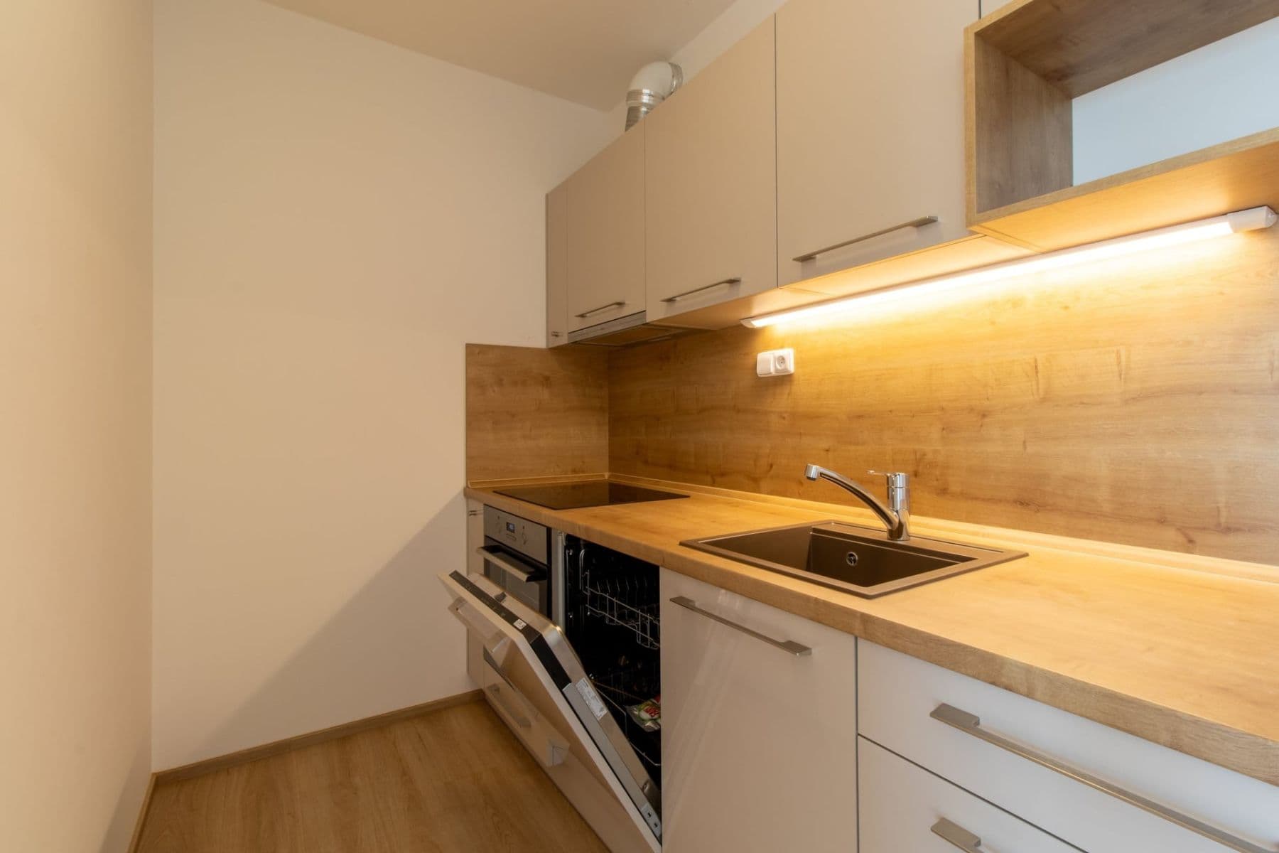 1 bedroom with open-plan kitchen flat to rent, 40 m², Honzíkova, Prague, Prague 1 bedroom with open-plan kitchen flat to rent, 40 m², Honzíkova, Prague, Prague