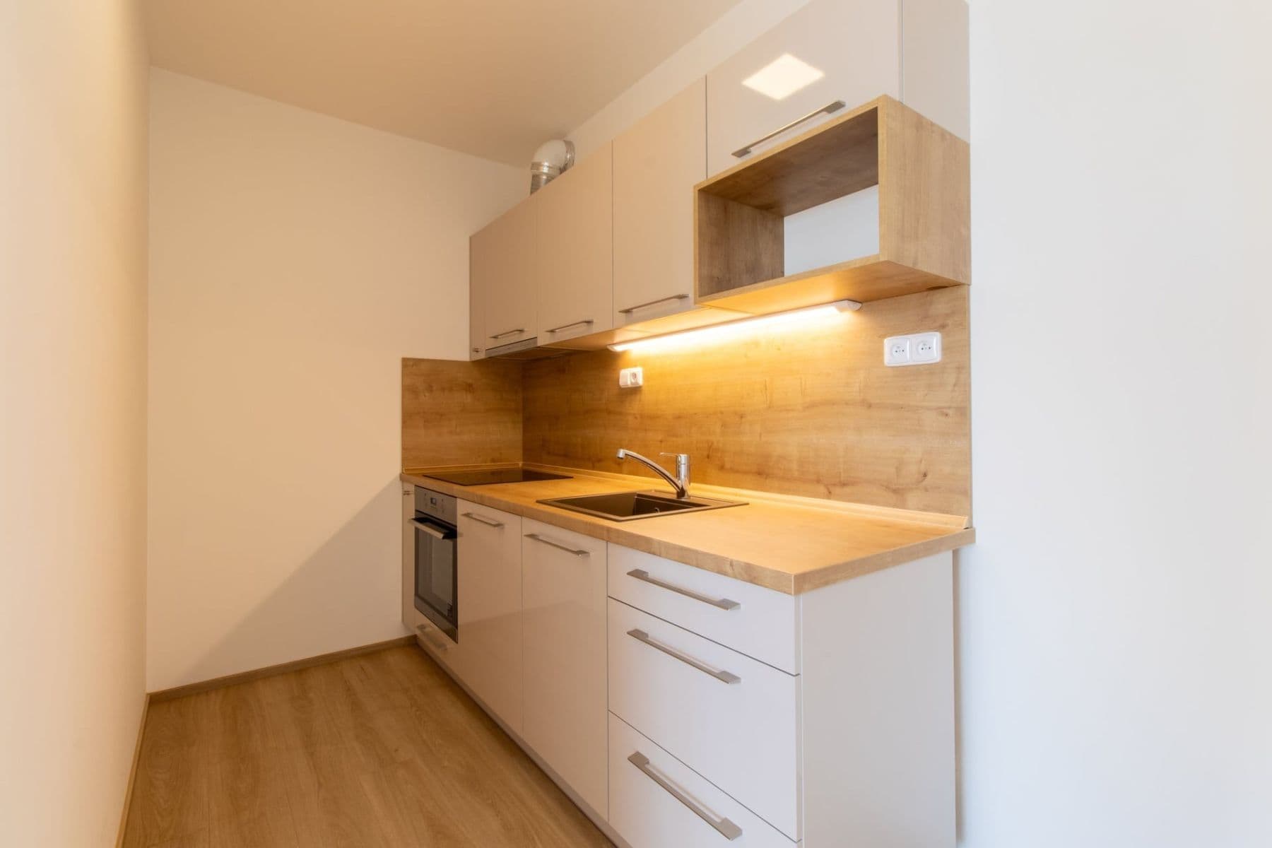 1 bedroom with open-plan kitchen flat to rent, 40 m², Honzíkova, Prague, Prague 1 bedroom with open-plan kitchen flat to rent, 40 m², Honzíkova, Prague, Prague