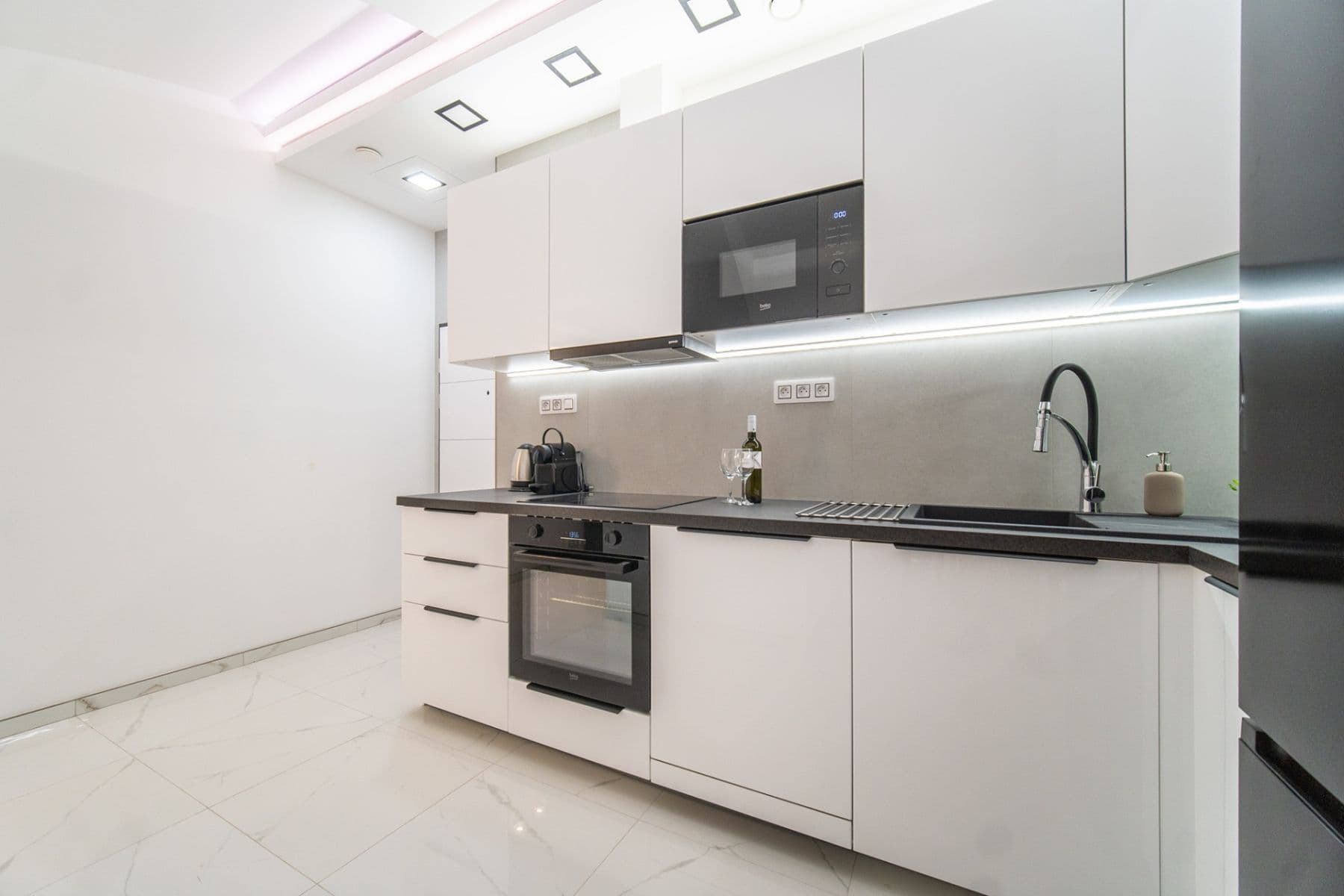 1 bedroom with open-plan kitchen flat to rent, 37 m², Sokolovská, Prague, Prague 1 bedroom with open-plan kitchen flat to rent, 37 m², Sokolovská, Prague, Prague