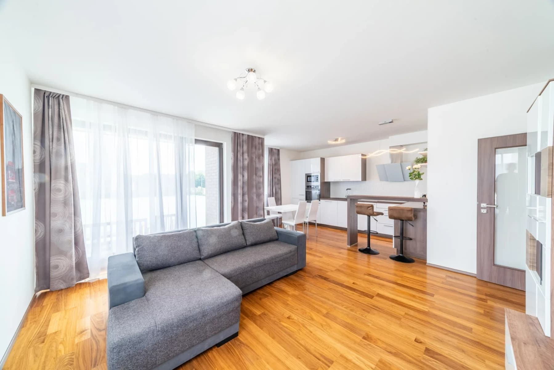 1 bedroom with open-plan kitchen flat to rent, 62 m², Nekvasilova, Prague, Prague 1 bedroom with open-plan kitchen flat to rent, 62 m², Nekvasilova, Prague, Prague