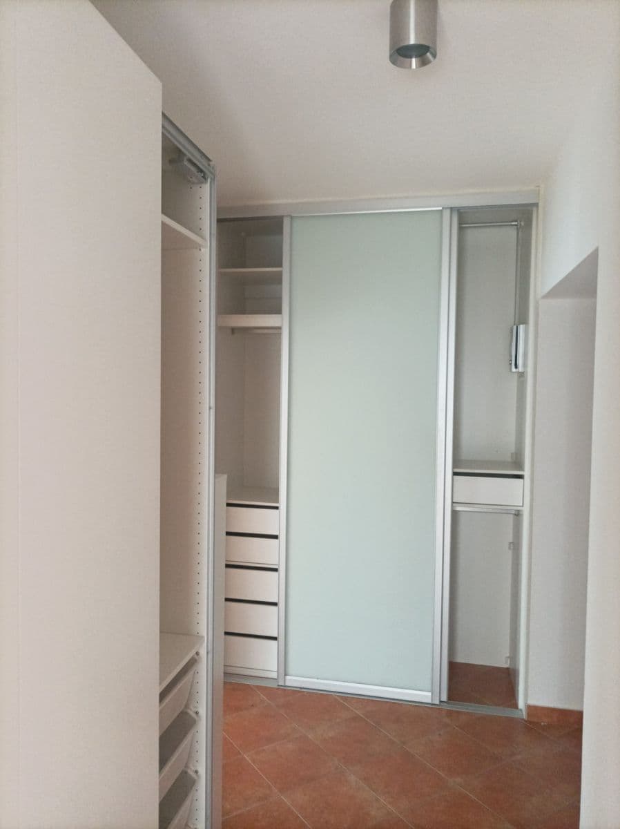 1 bedroom with open-plan kitchen flat to rent, 61 m², Raichlova, Prague, Prague 1 bedroom with open-plan kitchen flat to rent, 61 m², Raichlova, Prague, Prague