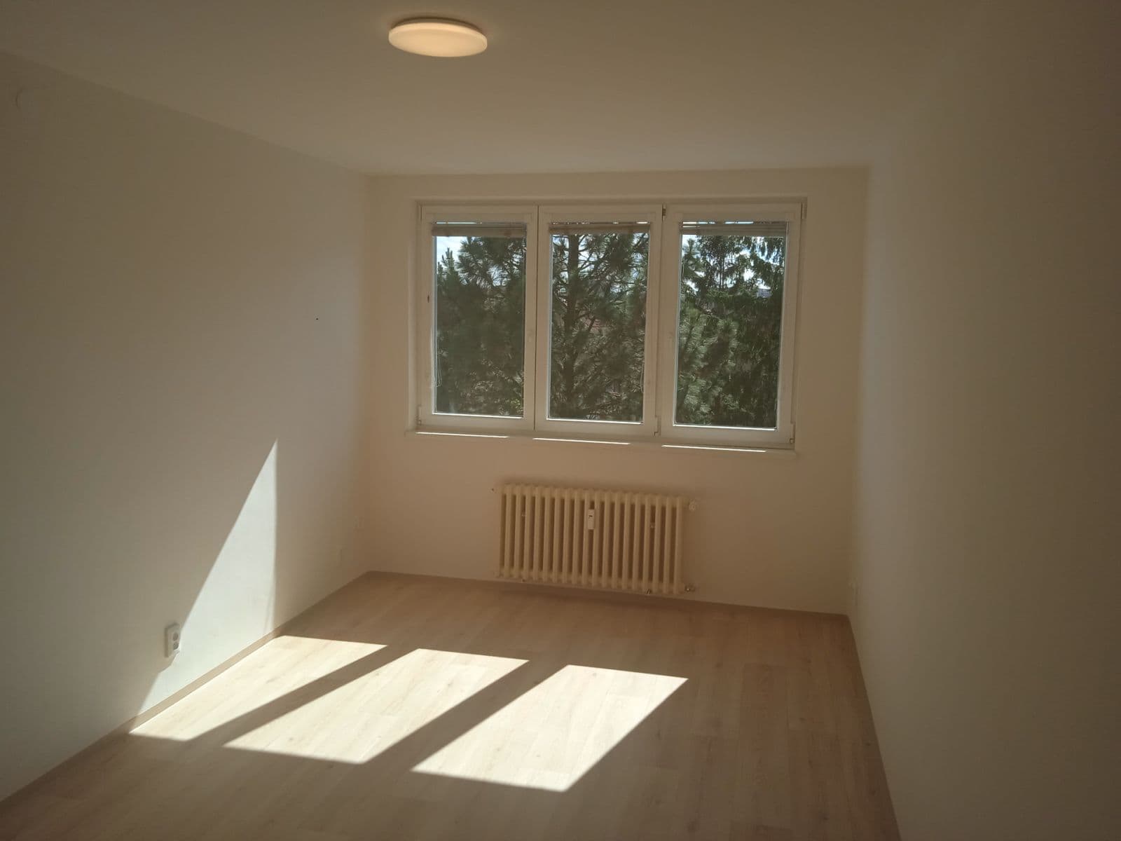 3 bedroom flat to rent, 77 m², Od Vysoké, Prague, Prague 3 bedroom flat to rent, 77 m², Od Vysoké, Prague, Prague
