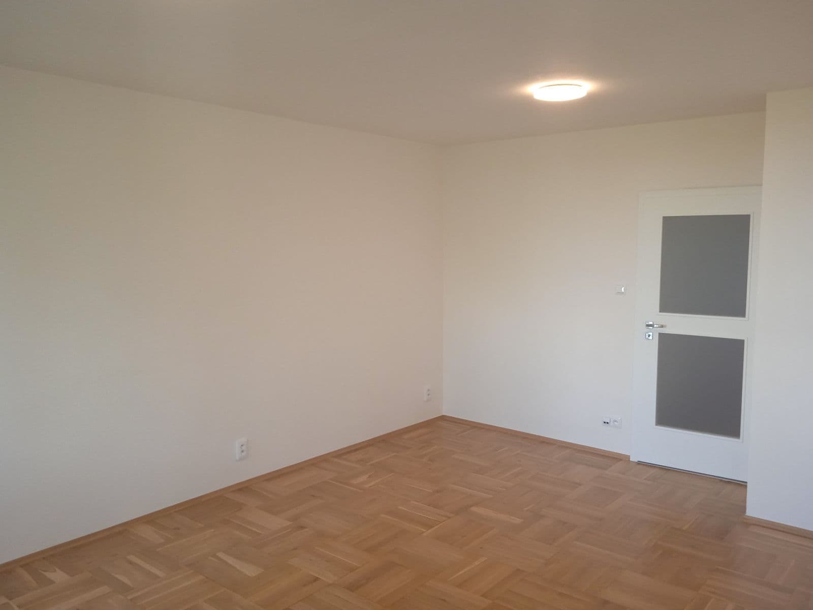 3 bedroom flat to rent, 77 m², Od Vysoké, Prague, Prague 3 bedroom flat to rent, 77 m², Od Vysoké, Prague, Prague