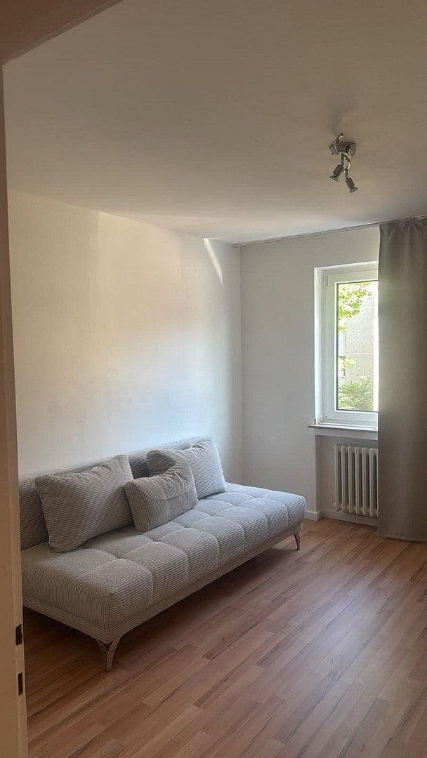 3 bedroom flat to rent, 72 m², Isolanistrasse 18, Köln, North Rhine-Westphalia 3 bedroom flat to rent, 72 m², Isolanistrasse 18, Köln, North Rhine-Westphalia