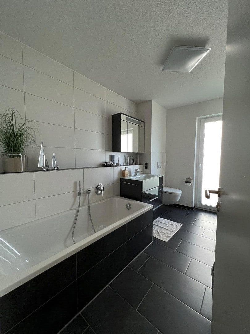2 bedroom with open-plan kitchen flat to rent, 94 m², Oswald-Hesse-Straße 14, Stuttgart, Baden-Württemberg 2 bedroom with open-plan kitchen flat to rent, 94 m², Oswald-Hesse-Straße 14, Stuttgart, Baden-Württemberg
