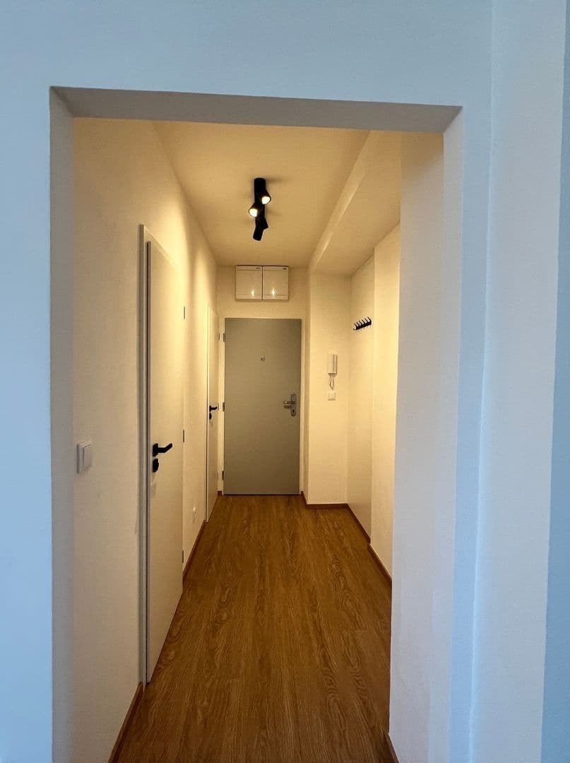 1 bedroom with open-plan kitchen flat to rent, 49 m², Sídliště Generála J. Kholla, Rakovník, Středočeský Region 1 bedroom with open-plan kitchen flat to rent, 49 m², Sídliště Generála J. Kholla, Rakovník, Středočeský Region