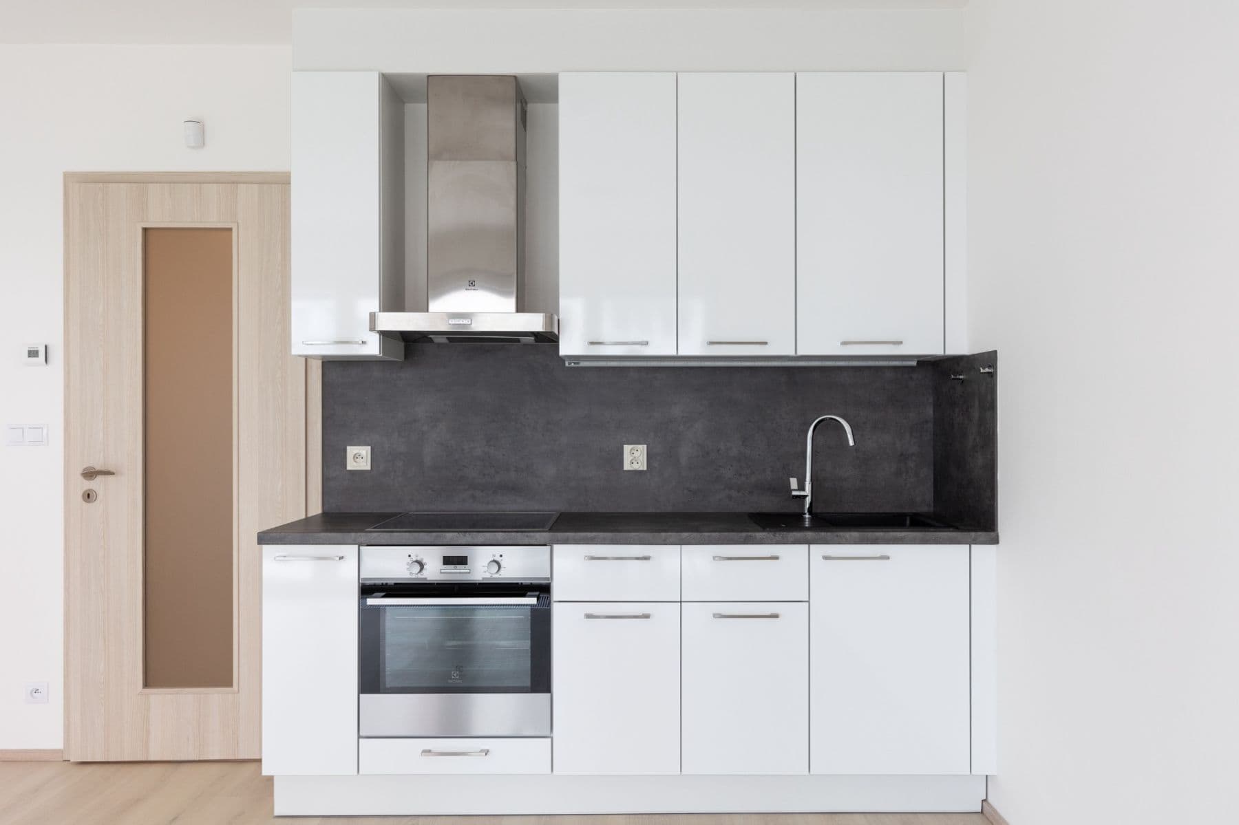 Studio flat to rent, 37 m², Toufarova, Prague, Prague Studio flat to rent, 37 m², Toufarova, Prague, Prague
