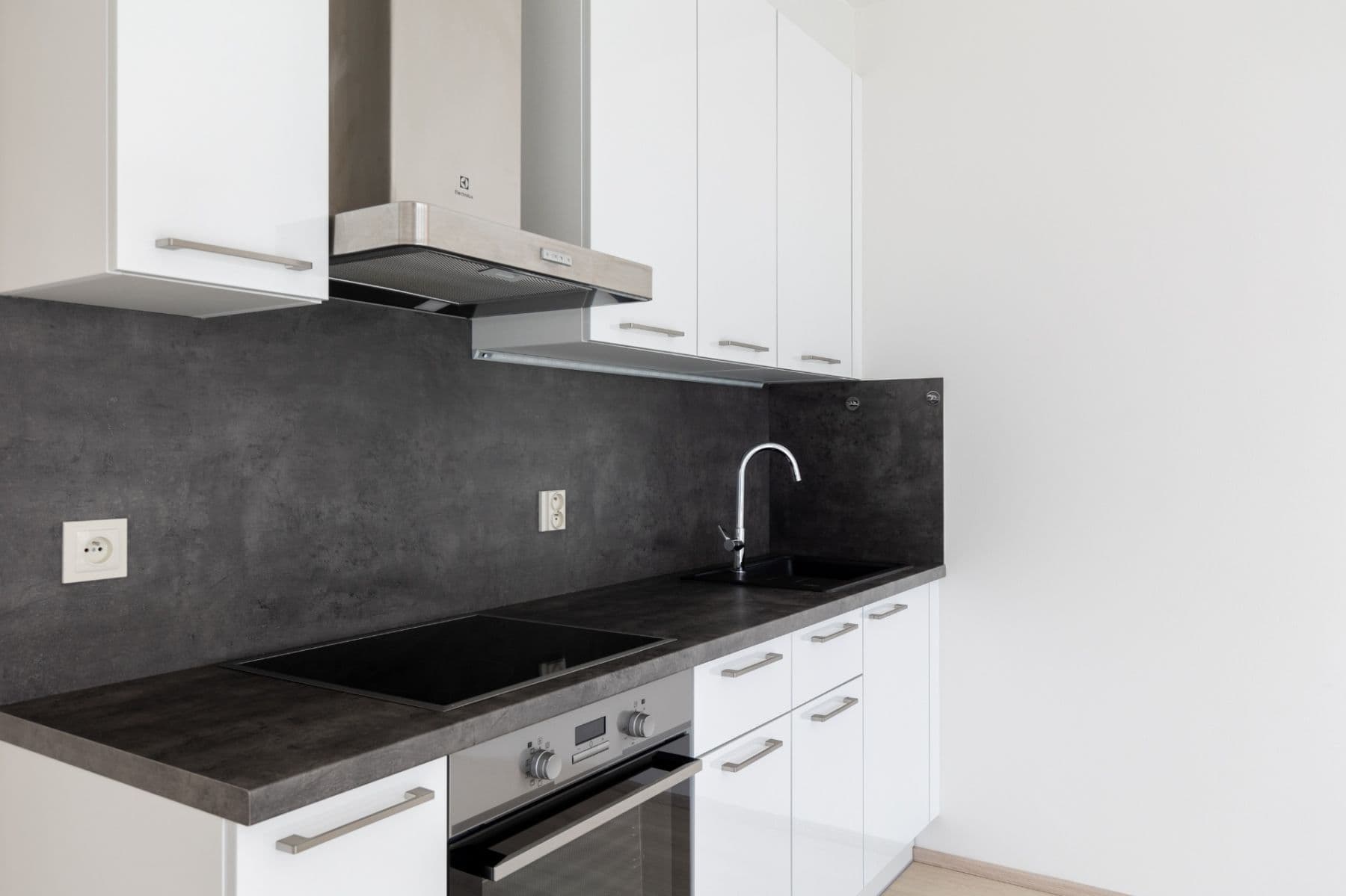 Studio flat to rent, 37 m², Toufarova, Prague, Prague Studio flat to rent, 37 m², Toufarova, Prague, Prague