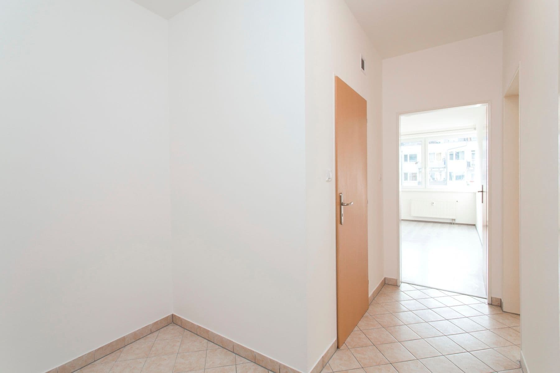 1 bedroom with open-plan kitchen flat to rent, 48 m², Pod Harfou, Prague, Prague 1 bedroom with open-plan kitchen flat to rent, 48 m², Pod Harfou, Prague, Prague
