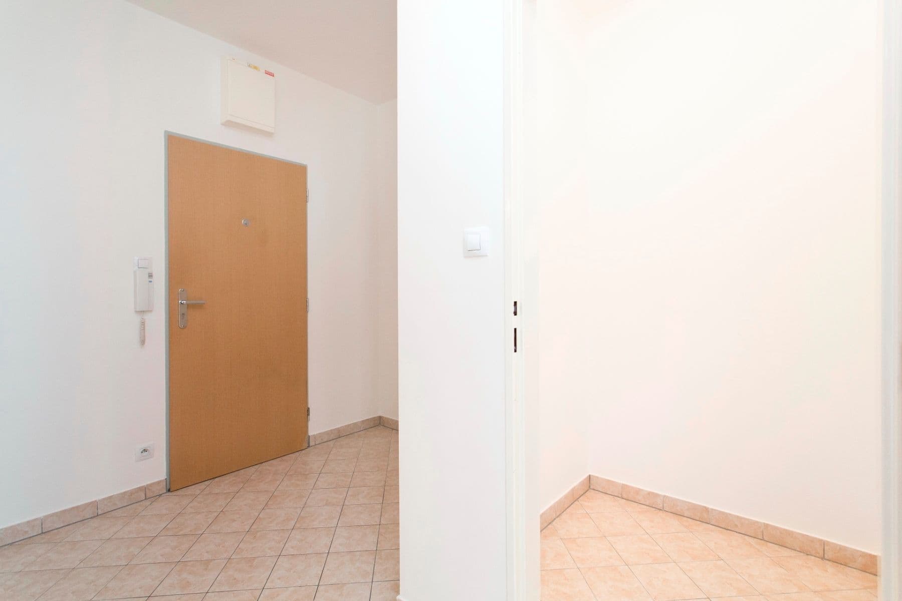 1 bedroom with open-plan kitchen flat to rent, 48 m², Pod Harfou, Prague, Prague 1 bedroom with open-plan kitchen flat to rent, 48 m², Pod Harfou, Prague, Prague