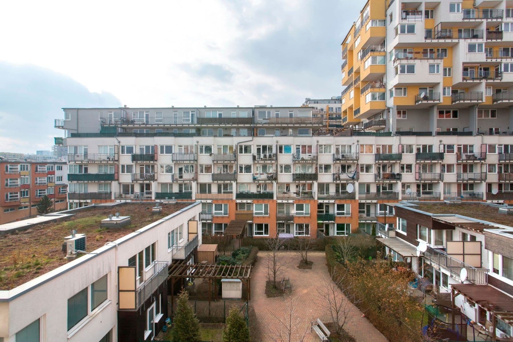 1 bedroom with open-plan kitchen flat to rent, 48 m², Pod Harfou, Prague, Prague 1 bedroom with open-plan kitchen flat to rent, 48 m², Pod Harfou, Prague, Prague