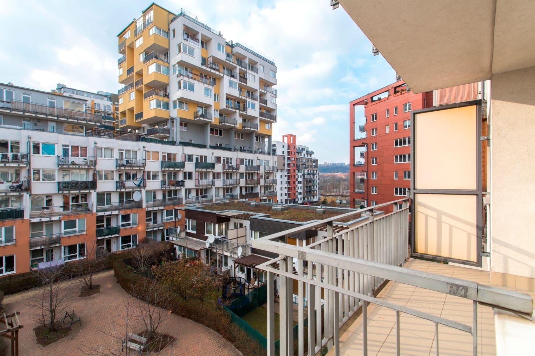 1 bedroom with open-plan kitchen flat to rent, 48 m², Pod Harfou, Prague, Prague 1 bedroom with open-plan kitchen flat to rent, 48 m², Pod Harfou, Prague, Prague