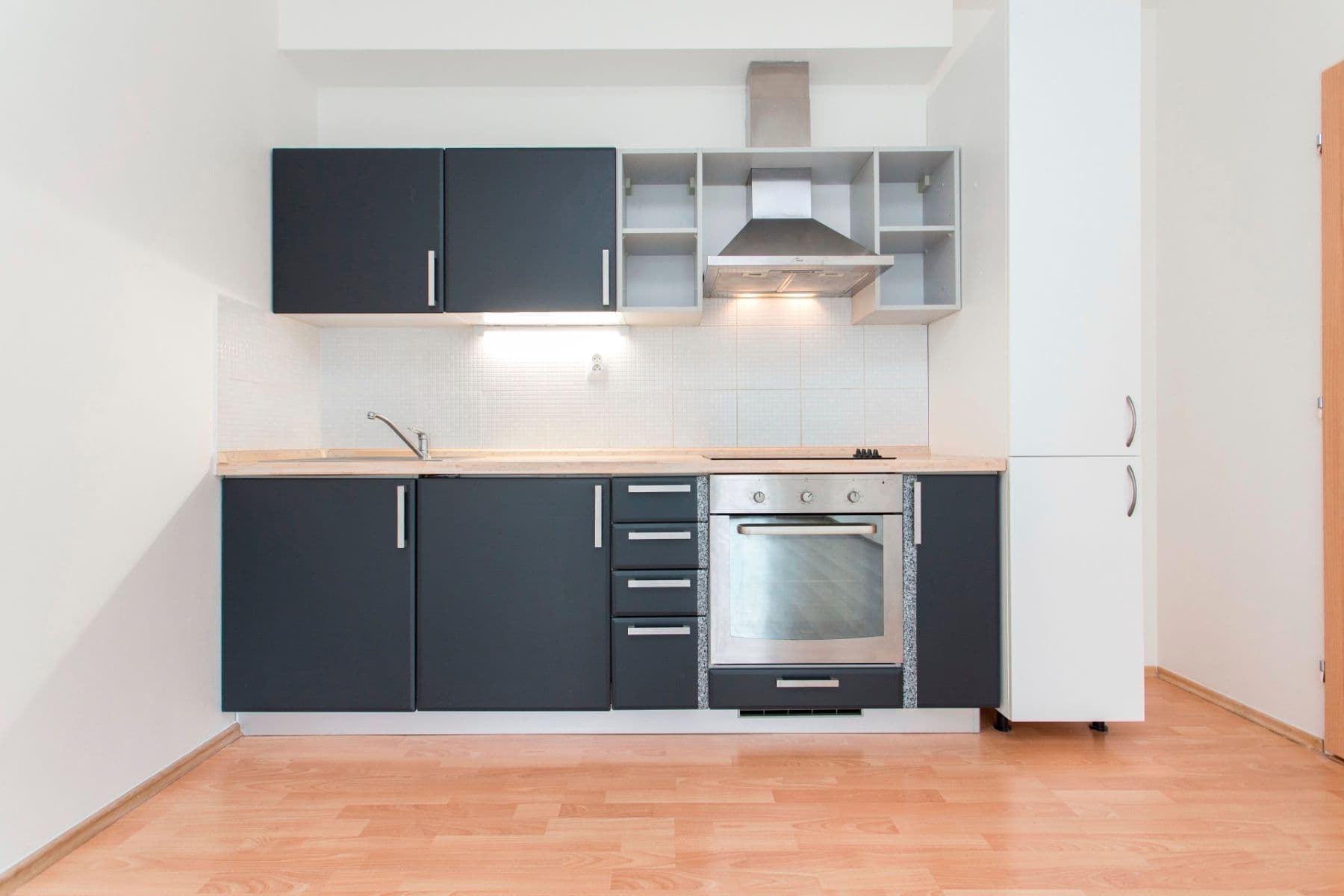 1 bedroom with open-plan kitchen flat to rent, 48 m², Pod Harfou, Prague, Prague 1 bedroom with open-plan kitchen flat to rent, 48 m², Pod Harfou, Prague, Prague