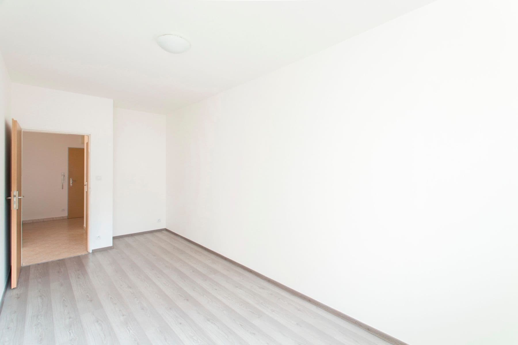 1 bedroom with open-plan kitchen flat to rent, 48 m², Pod Harfou, Prague, Prague 1 bedroom with open-plan kitchen flat to rent, 48 m², Pod Harfou, Prague, Prague
