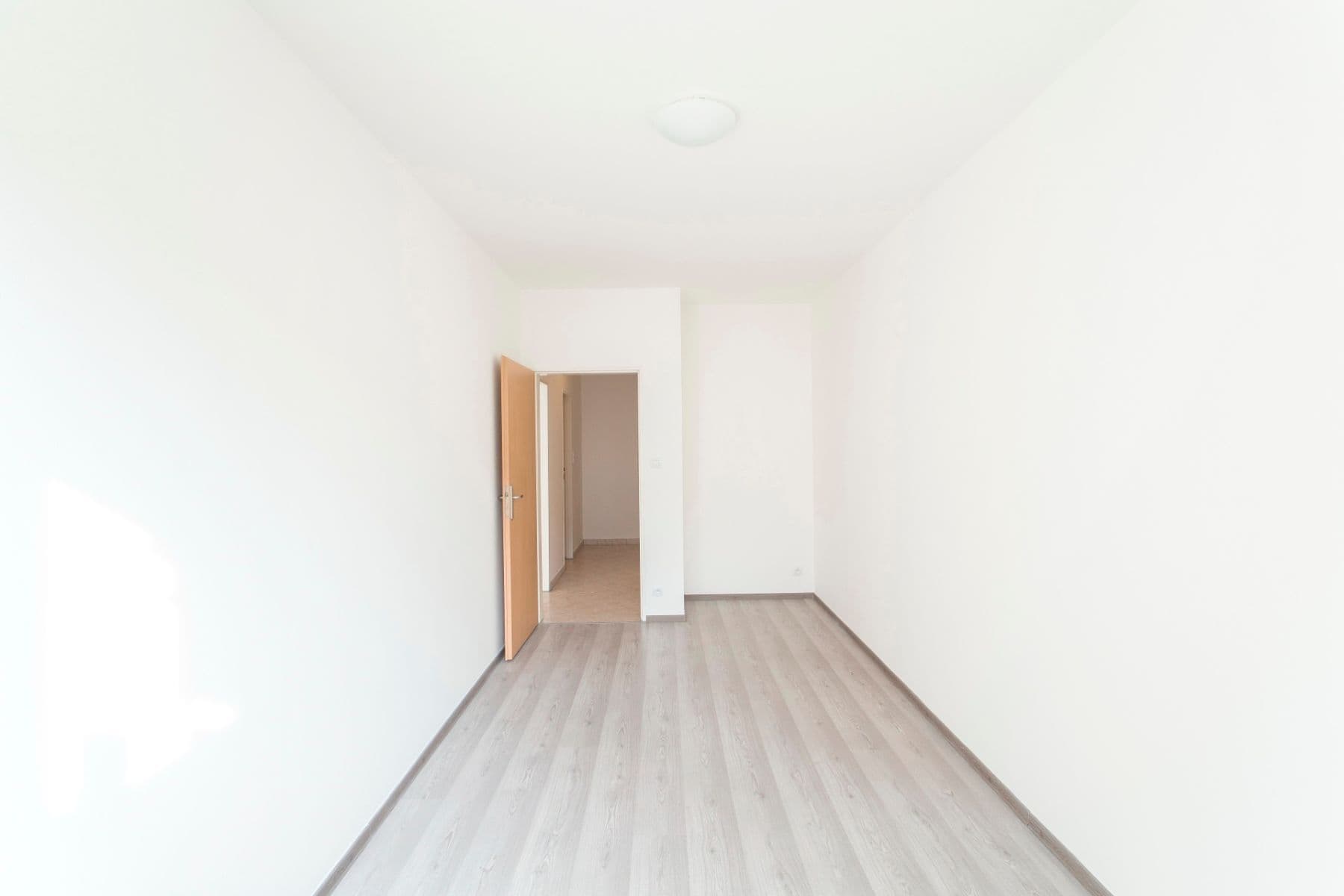 1 bedroom with open-plan kitchen flat to rent, 48 m², Pod Harfou, Prague, Prague 1 bedroom with open-plan kitchen flat to rent, 48 m², Pod Harfou, Prague, Prague