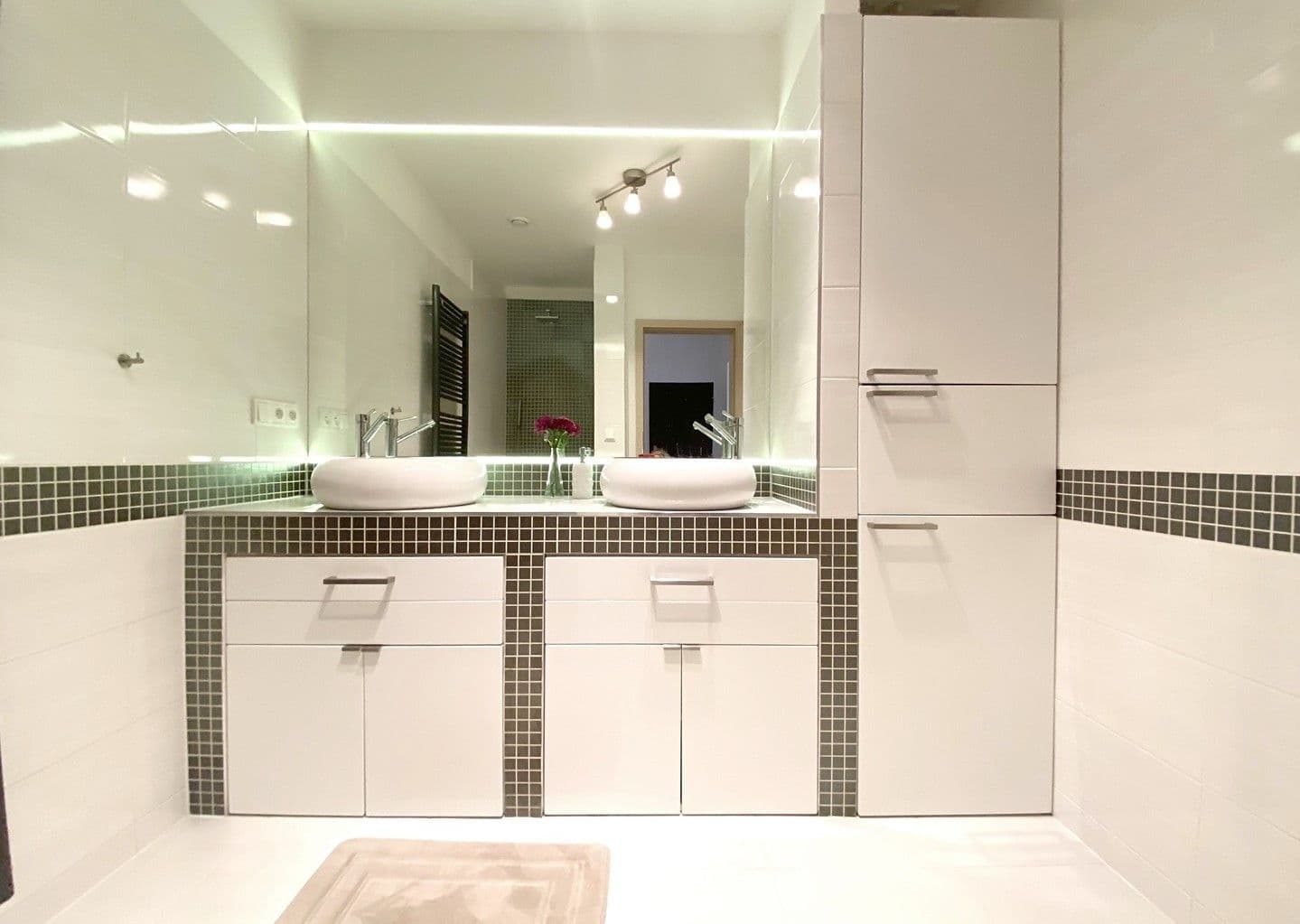 2 bedroom with open-plan kitchen flat to rent, 95 m², U Střešovických hřišť, Prague, Prague 2 bedroom with open-plan kitchen flat to rent, 95 m², U Střešovických hřišť, Prague, Prague