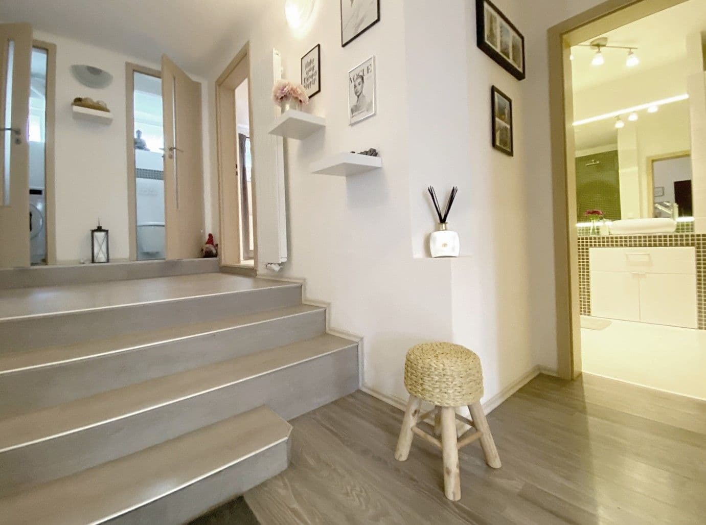 2 bedroom with open-plan kitchen flat to rent, 95 m², U Střešovických hřišť, Prague, Prague 2 bedroom with open-plan kitchen flat to rent, 95 m², U Střešovických hřišť, Prague, Prague