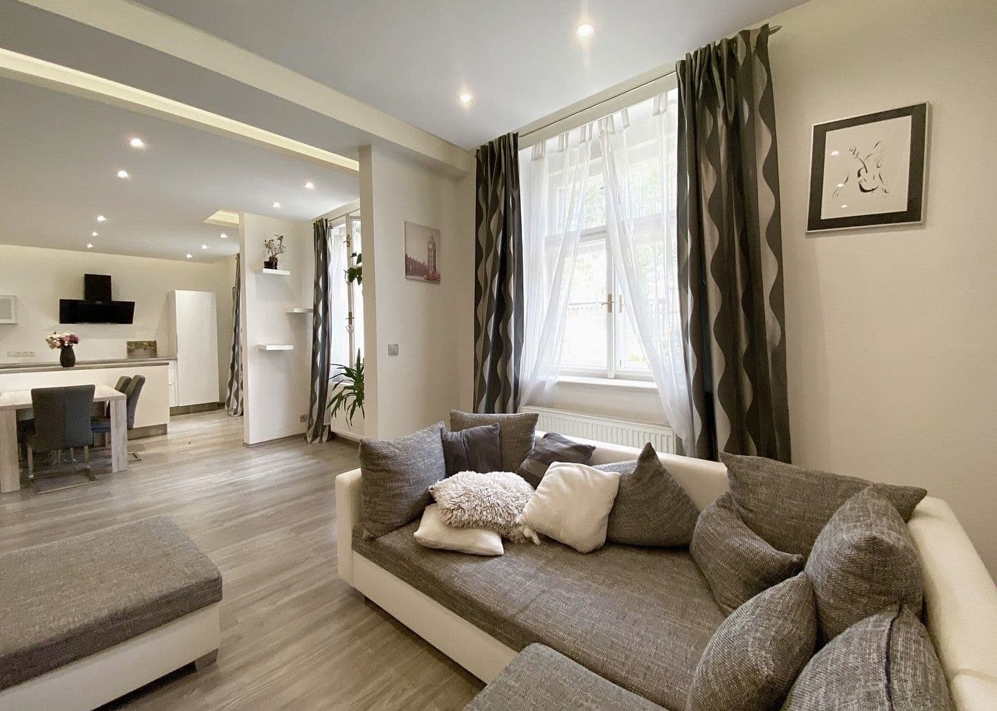 2 bedroom with open-plan kitchen flat to rent, 95 m², U Střešovických hřišť, Prague, Prague 2 bedroom with open-plan kitchen flat to rent, 95 m², U Střešovických hřišť, Prague, Prague