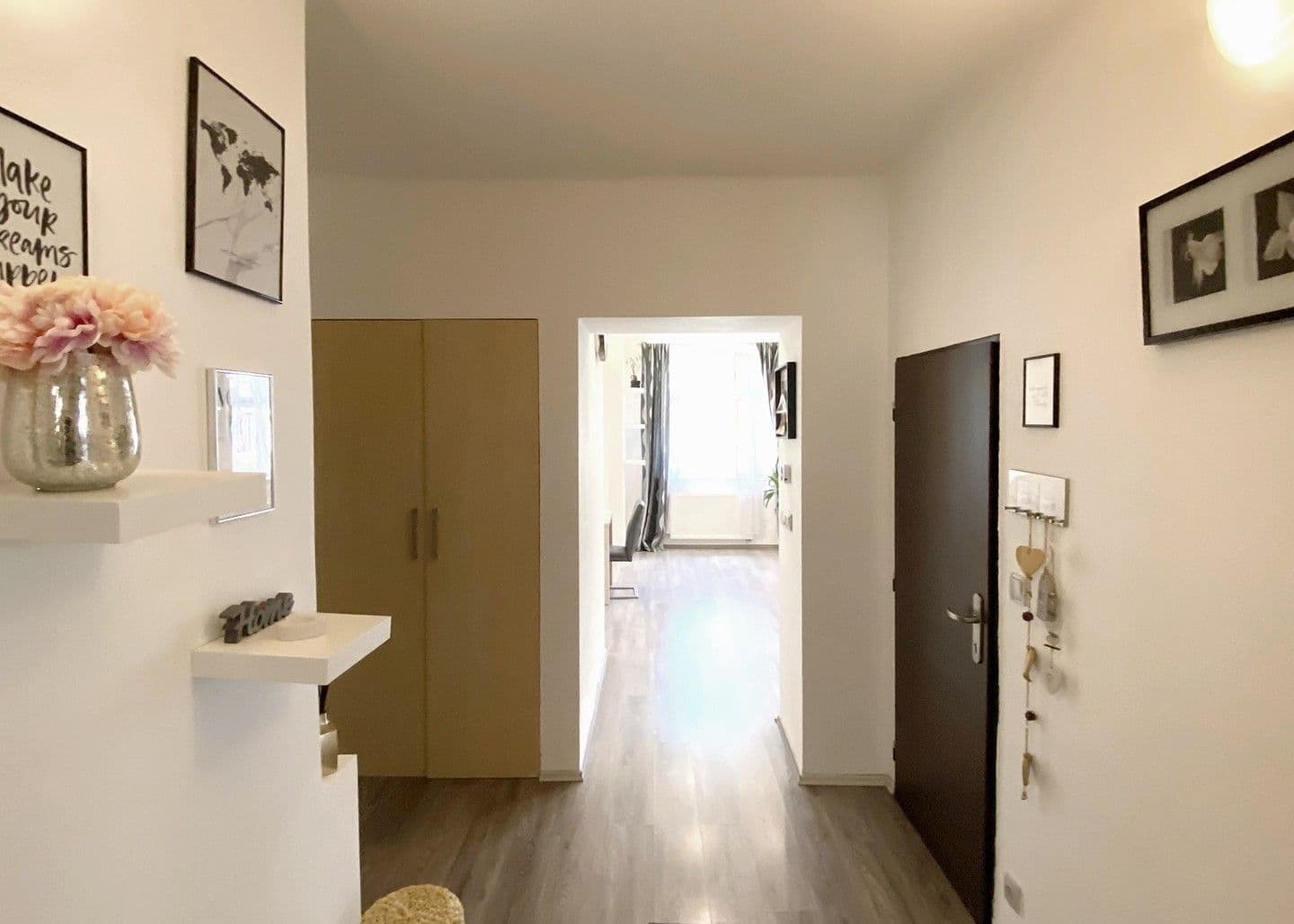 2 bedroom with open-plan kitchen flat to rent, 95 m², U Střešovických hřišť, Prague, Prague 2 bedroom with open-plan kitchen flat to rent, 95 m², U Střešovických hřišť, Prague, Prague