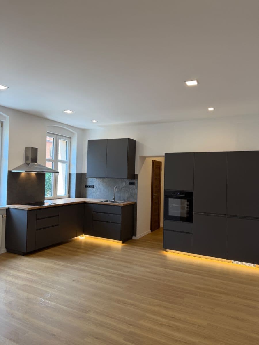 1 bedroom with open-plan kitchen flat for sale, 43 m², Závodu míru, Karlovy Vary, Karlovarský Region 1 bedroom with open-plan kitchen flat for sale, 43 m², Závodu míru, Karlovy Vary, Karlovarský Region