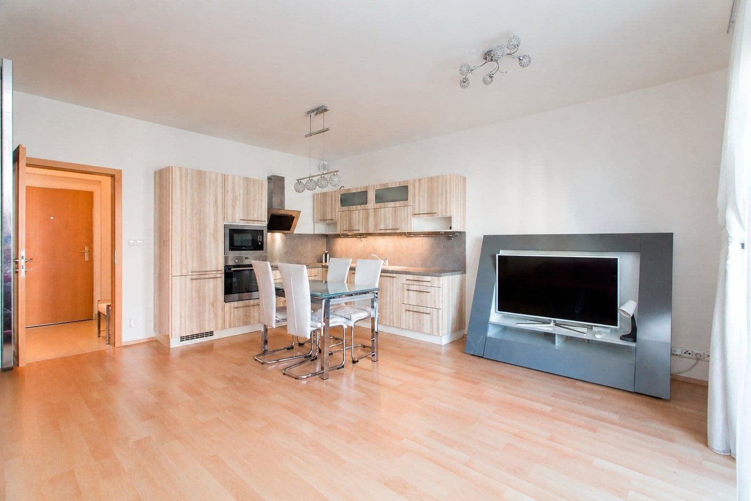 Studio flat to rent, 39 m², Pavla Beneše, Prague, Prague Studio flat to rent, 39 m², Pavla Beneše, Prague, Prague