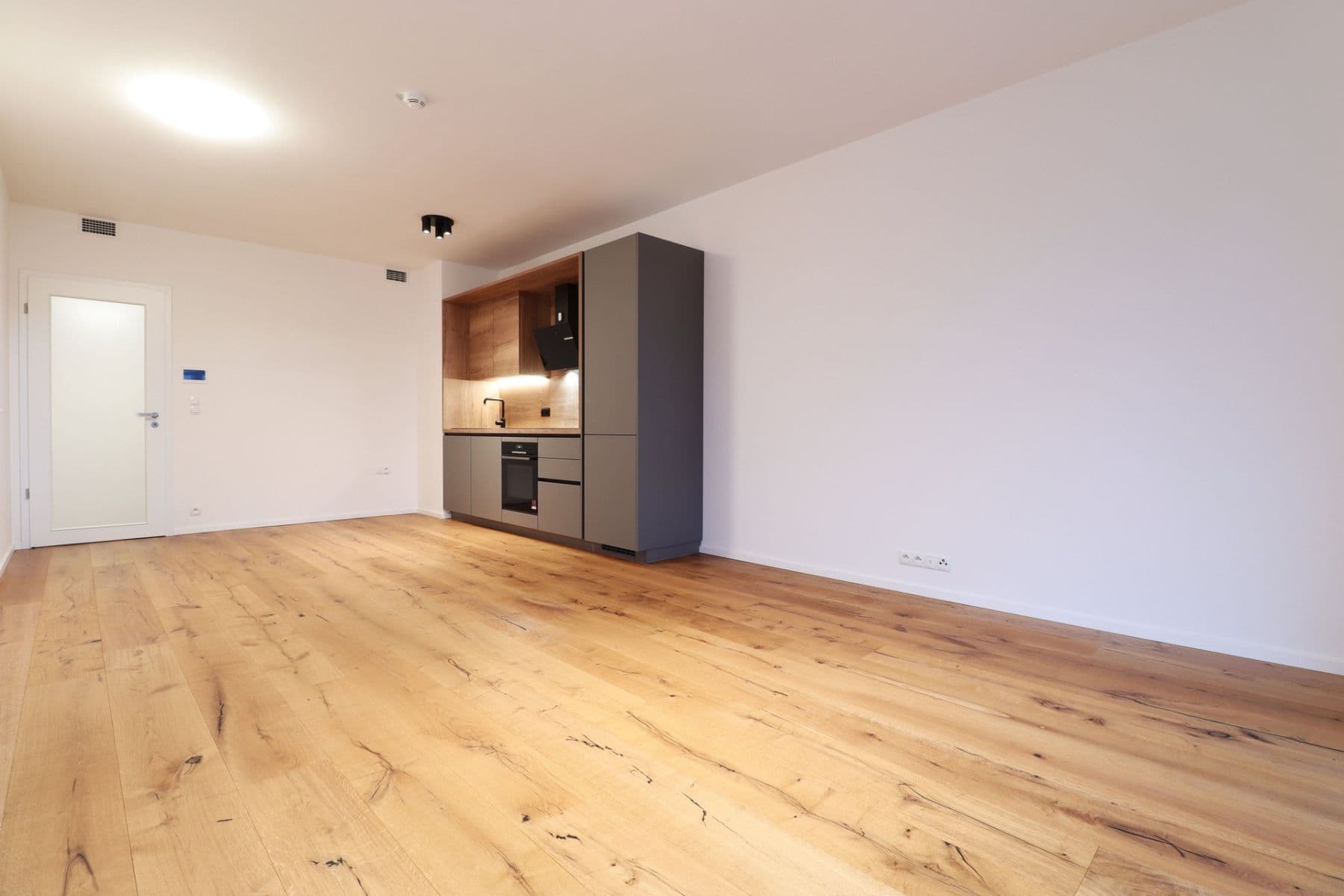 Studio flat to rent, 45 m², Ramonova, Prague, Prague Studio flat to rent, 45 m², Ramonova, Prague, Prague