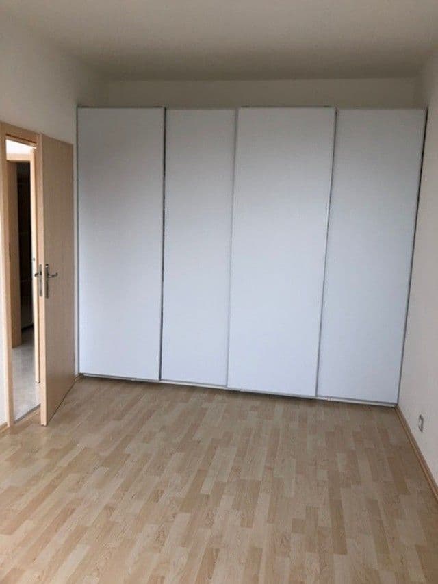 1 bedroom with open-plan kitchen flat to rent, 56 m², Karlovarská, Prague, Prague 1 bedroom with open-plan kitchen flat to rent, 56 m², Karlovarská, Prague, Prague