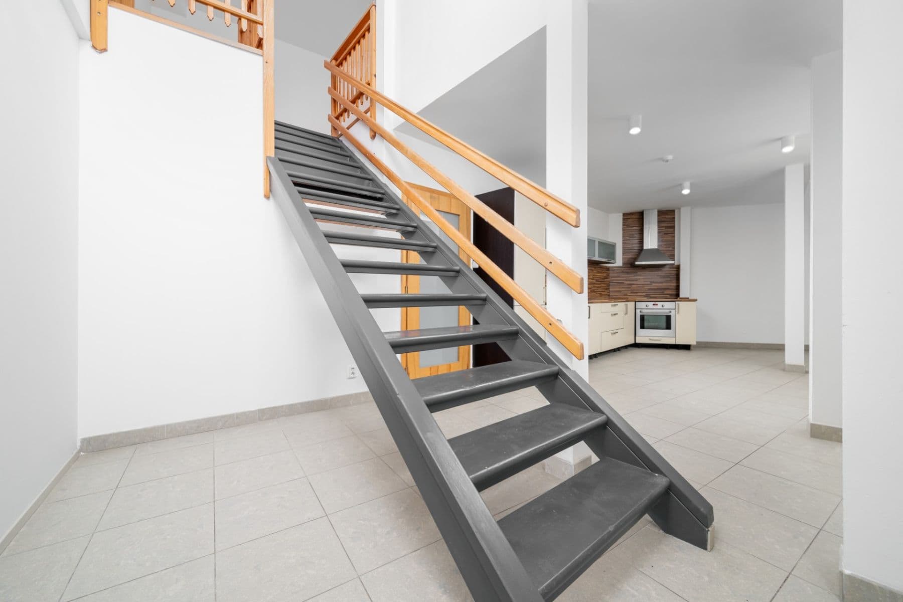 3 bedroom with open-plan kitchen flat for sale, 109 m², Frýdlantská, Liberec, Liberecký Region 3 bedroom with open-plan kitchen flat for sale, 109 m², Frýdlantská, Liberec, Liberecký Region