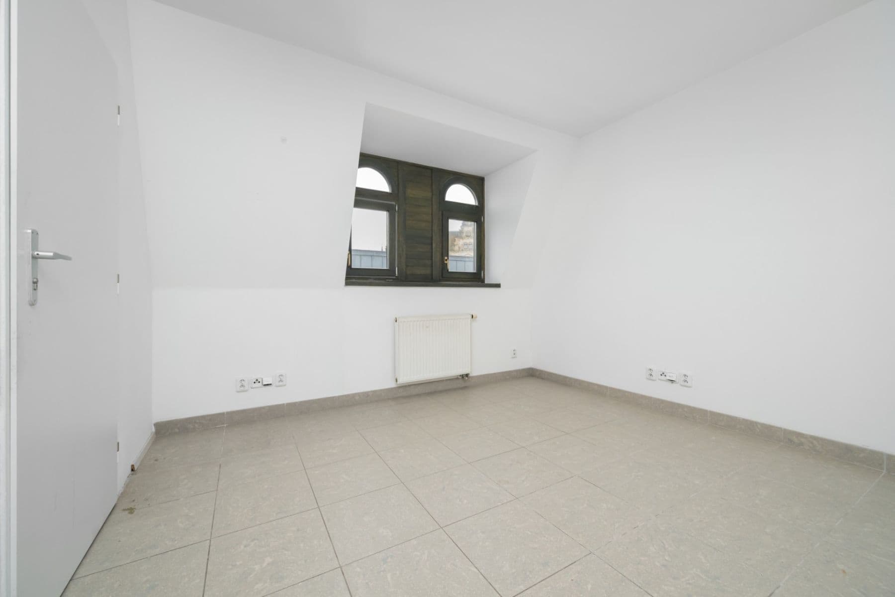 3 bedroom with open-plan kitchen flat for sale, 109 m², Frýdlantská, Liberec, Liberecký Region 3 bedroom with open-plan kitchen flat for sale, 109 m², Frýdlantská, Liberec, Liberecký Region