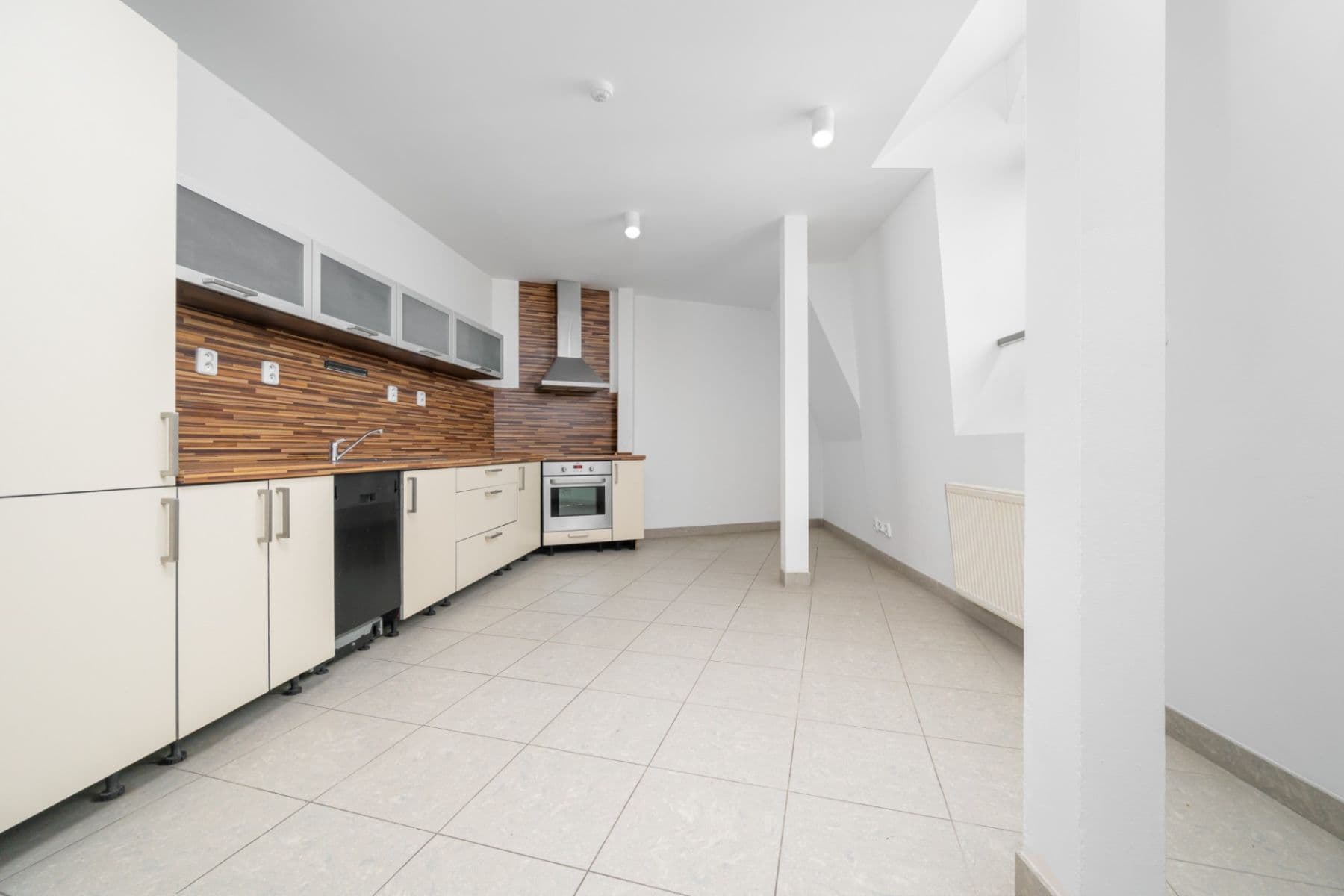 3 bedroom with open-plan kitchen flat for sale, 109 m², Frýdlantská, Liberec, Liberecký Region 3 bedroom with open-plan kitchen flat for sale, 109 m², Frýdlantská, Liberec, Liberecký Region