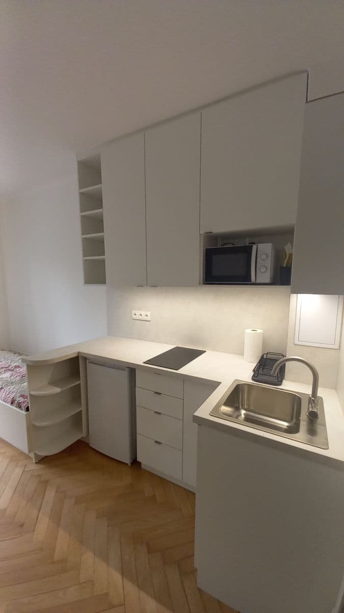 Studio flat to rent, 17 m², Jerevanská, Prague, Prague Studio flat to rent, 17 m², Jerevanská, Prague, Prague