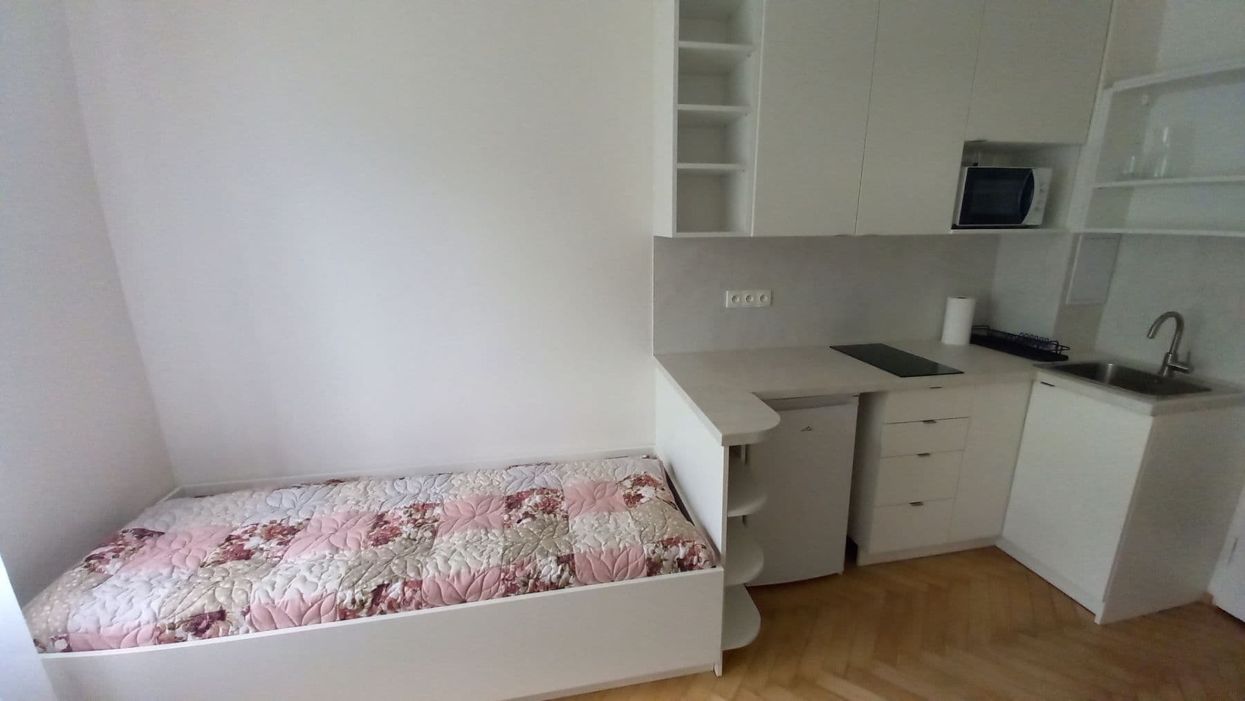 Studio flat to rent, 17 m², Jerevanská, Prague, Prague Studio flat to rent, 17 m², Jerevanská, Prague, Prague