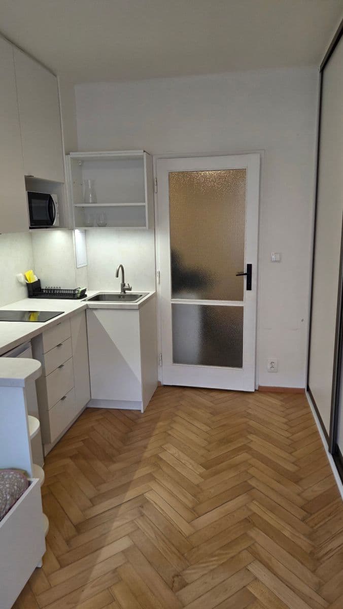 Studio flat to rent, 17 m², Jerevanská, Prague, Prague Studio flat to rent, 17 m², Jerevanská, Prague, Prague