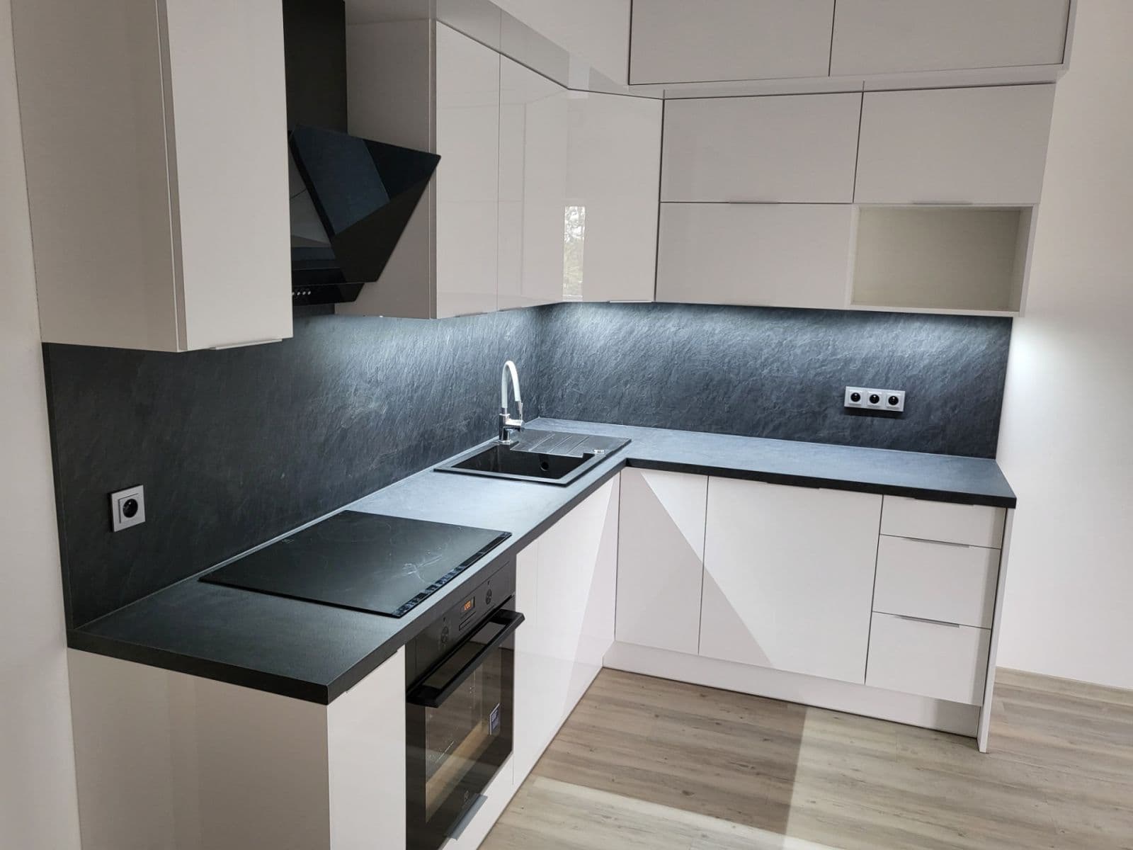 1 bedroom with open-plan kitchen flat to rent, 59 m², Na Baranovci, Ostrava, Moravskoslezský Region 1 bedroom with open-plan kitchen flat to rent, 59 m², Na Baranovci, Ostrava, Moravskoslezský Region