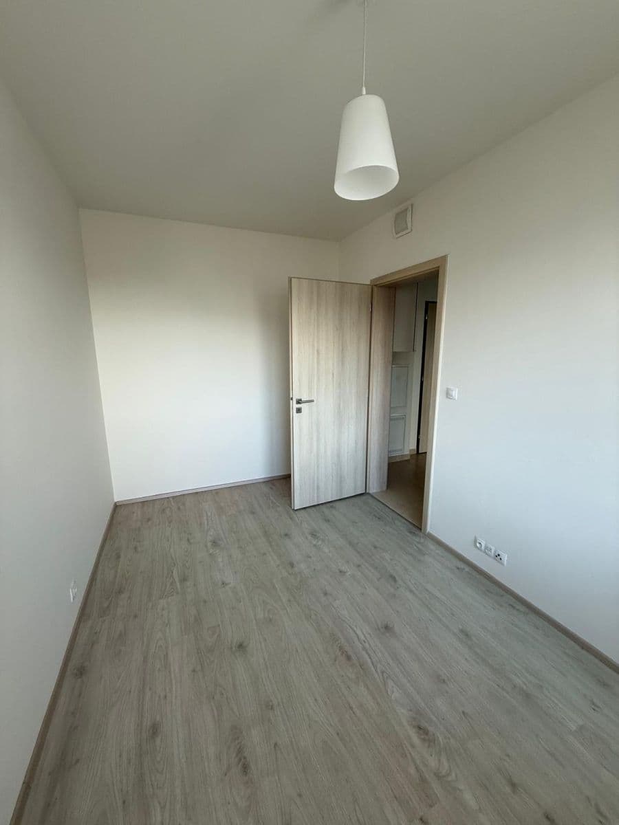 1 bedroom with open-plan kitchen flat to rent, 42 m², Chlebovická, Prague, Prague 1 bedroom with open-plan kitchen flat to rent, 42 m², Chlebovická, Prague, Prague
