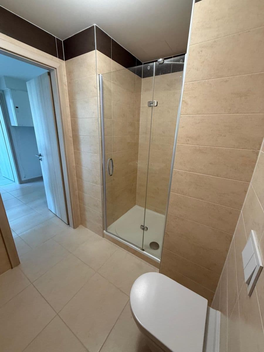 1 bedroom with open-plan kitchen flat to rent, 42 m², Chlebovická, Prague, Prague 1 bedroom with open-plan kitchen flat to rent, 42 m², Chlebovická, Prague, Prague