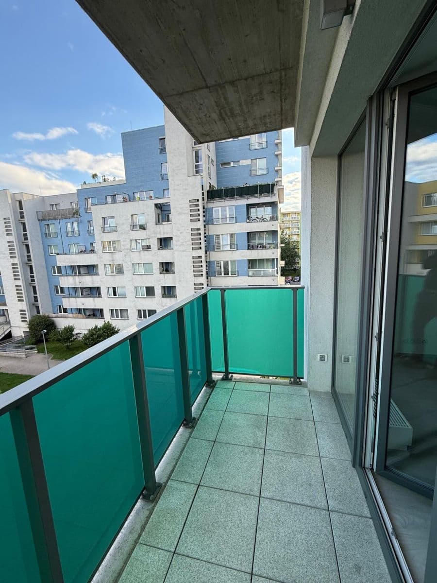 1 bedroom with open-plan kitchen flat to rent, 42 m², Chlebovická, Prague, Prague 1 bedroom with open-plan kitchen flat to rent, 42 m², Chlebovická, Prague, Prague
