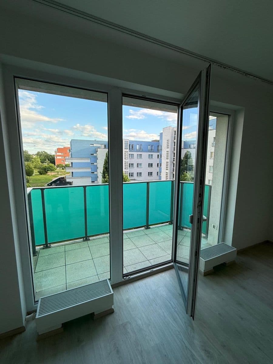 1 bedroom with open-plan kitchen flat to rent, 42 m², Chlebovická, Prague, Prague 1 bedroom with open-plan kitchen flat to rent, 42 m², Chlebovická, Prague, Prague