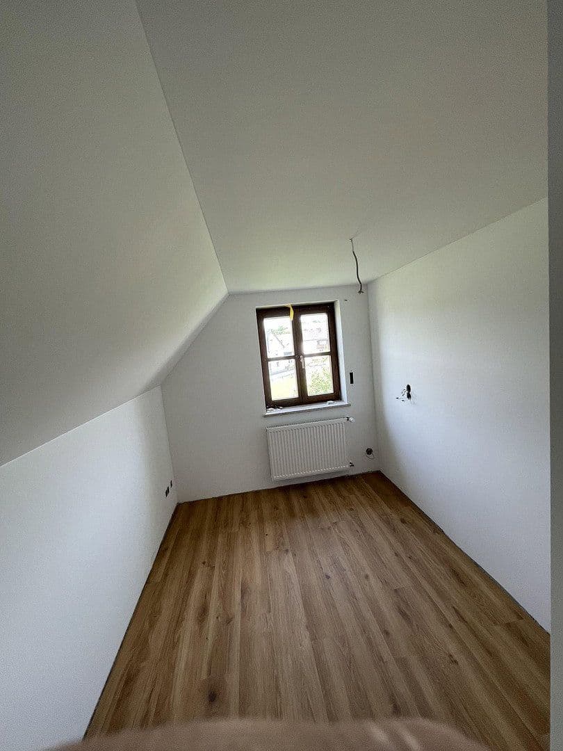 3 bedroom with open-plan kitchen flat to rent, 141 m², Regenstauf, Bavaria 3 bedroom with open-plan kitchen flat to rent, 141 m², Regenstauf, Bavaria