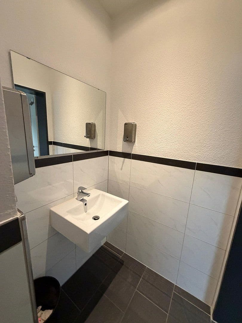 non-residential property to rent, 446 m², Mackenstedter Straße 8, Stuhr, Lower Saxony non-residential property to rent, 446 m², Mackenstedter Straße 8, Stuhr, Lower Saxony