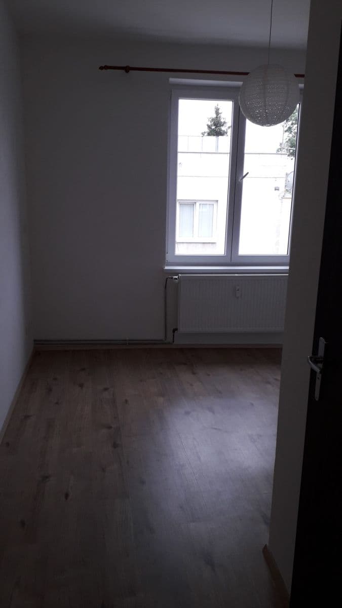 Small studio flat to rent, 20 m², Husova tř., České Budějovice, Jihočeský Region Small studio flat to rent, 20 m², Husova tř., České Budějovice, Jihočeský Region