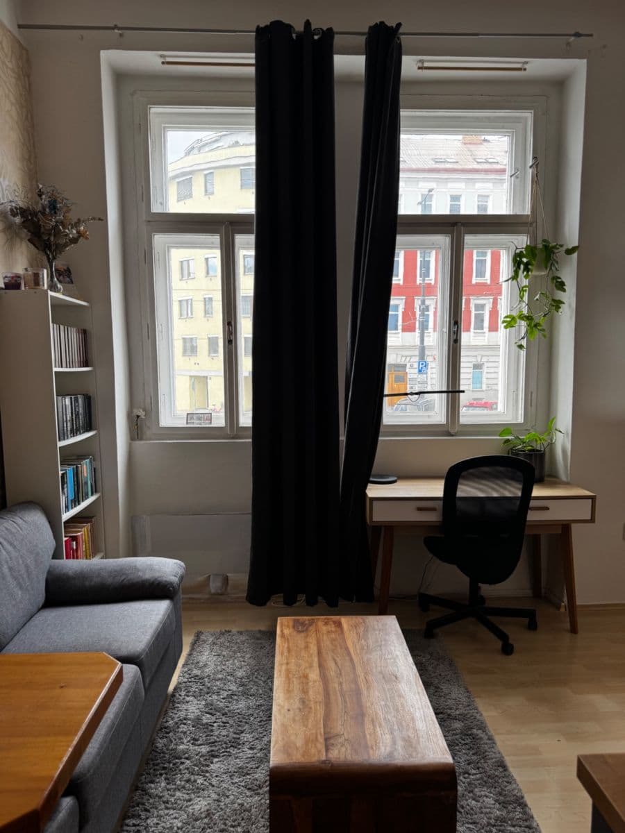 Studio flat to rent, 19 m², Na Žertvách, Prague, Prague Studio flat to rent, 19 m², Na Žertvách, Prague, Prague