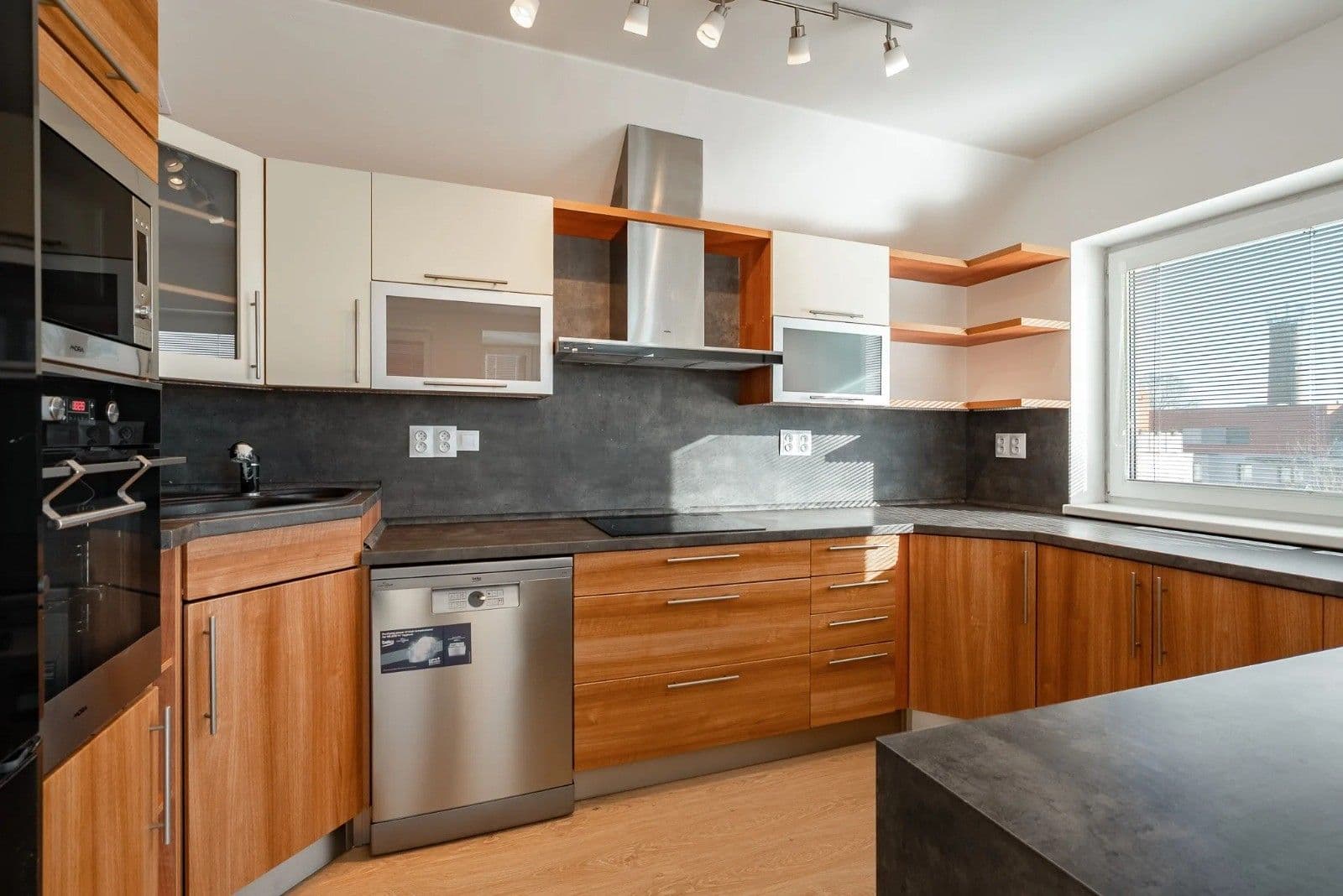 2 bedroom with open-plan kitchen flat for sale, 74 m², K Meteoru, Hradec Králové, Královéhradecký Region 2 bedroom with open-plan kitchen flat for sale, 74 m², K Meteoru, Hradec Králové, Královéhradecký Region