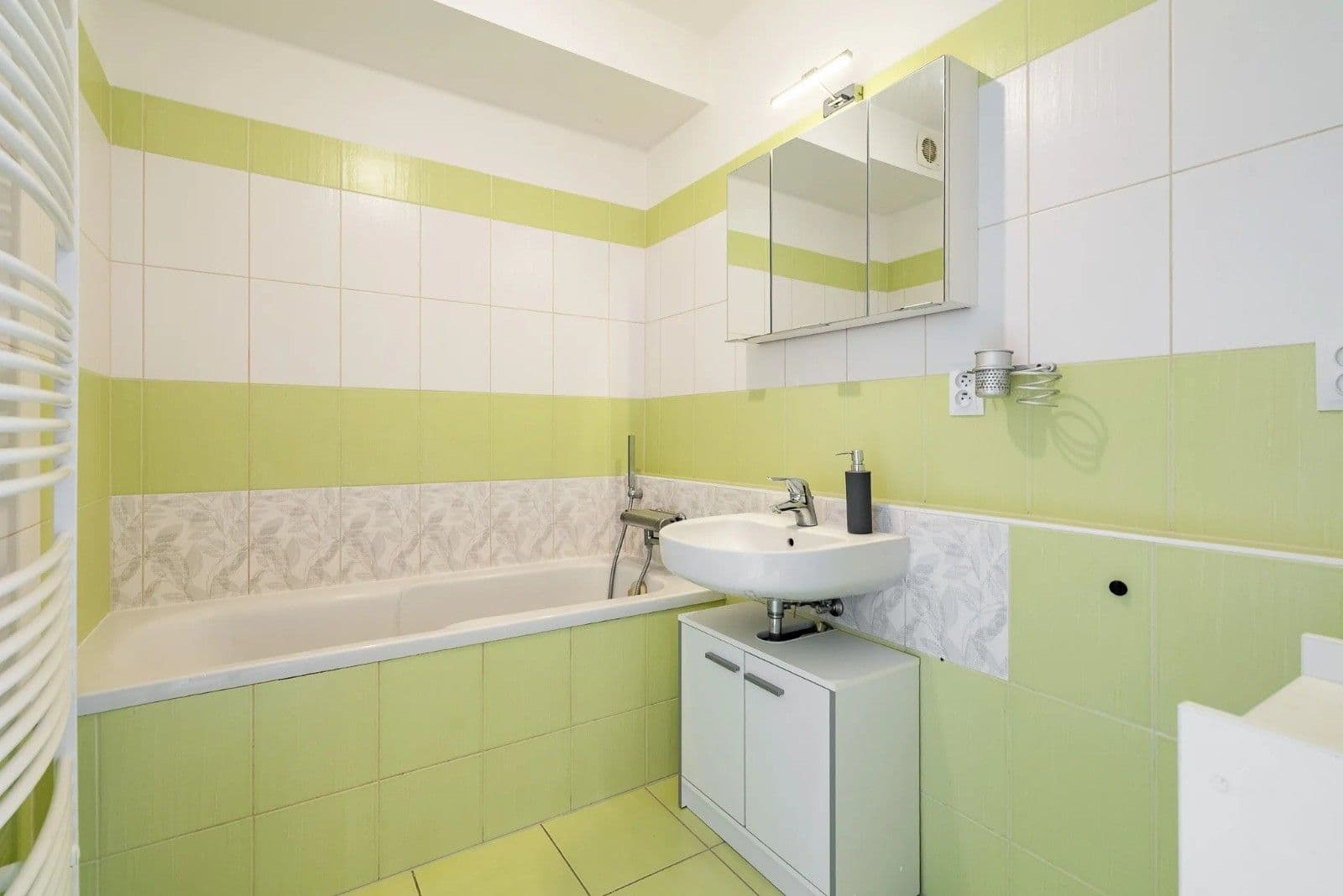 2 bedroom with open-plan kitchen flat for sale, 74 m², K Meteoru, Hradec Králové, Královéhradecký Region 2 bedroom with open-plan kitchen flat for sale, 74 m², K Meteoru, Hradec Králové, Královéhradecký Region