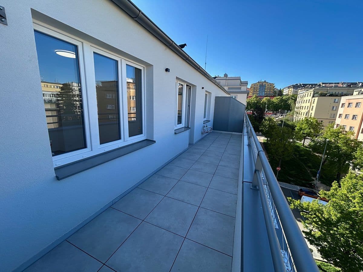 1 bedroom with open-plan kitchen flat to rent, 71 m², Pod Drinopolem, Prague, Prague 1 bedroom with open-plan kitchen flat to rent, 71 m², Pod Drinopolem, Prague, Prague