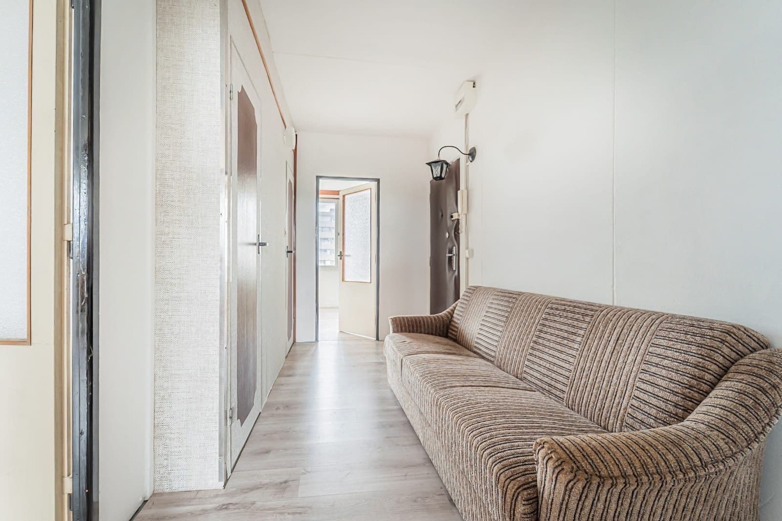 3 bedroom with open-plan kitchen flat to rent, 62 m², Tajovského, Prague, Prague 3 bedroom with open-plan kitchen flat to rent, 62 m², Tajovského, Prague, Prague