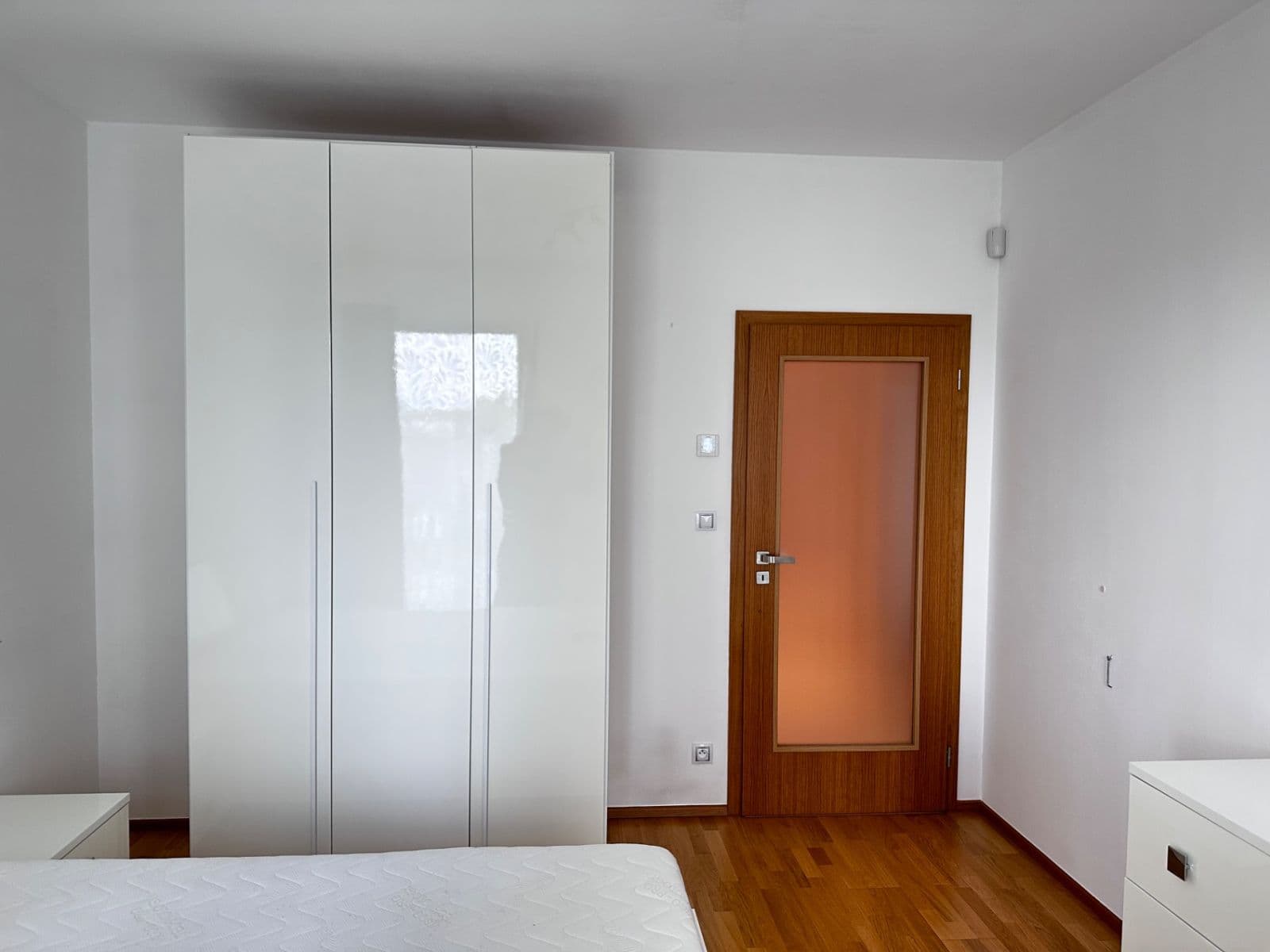 1 bedroom with open-plan kitchen flat to rent, 61 m², Olšanská, Prague, Prague 1 bedroom with open-plan kitchen flat to rent, 61 m², Olšanská, Prague, Prague
