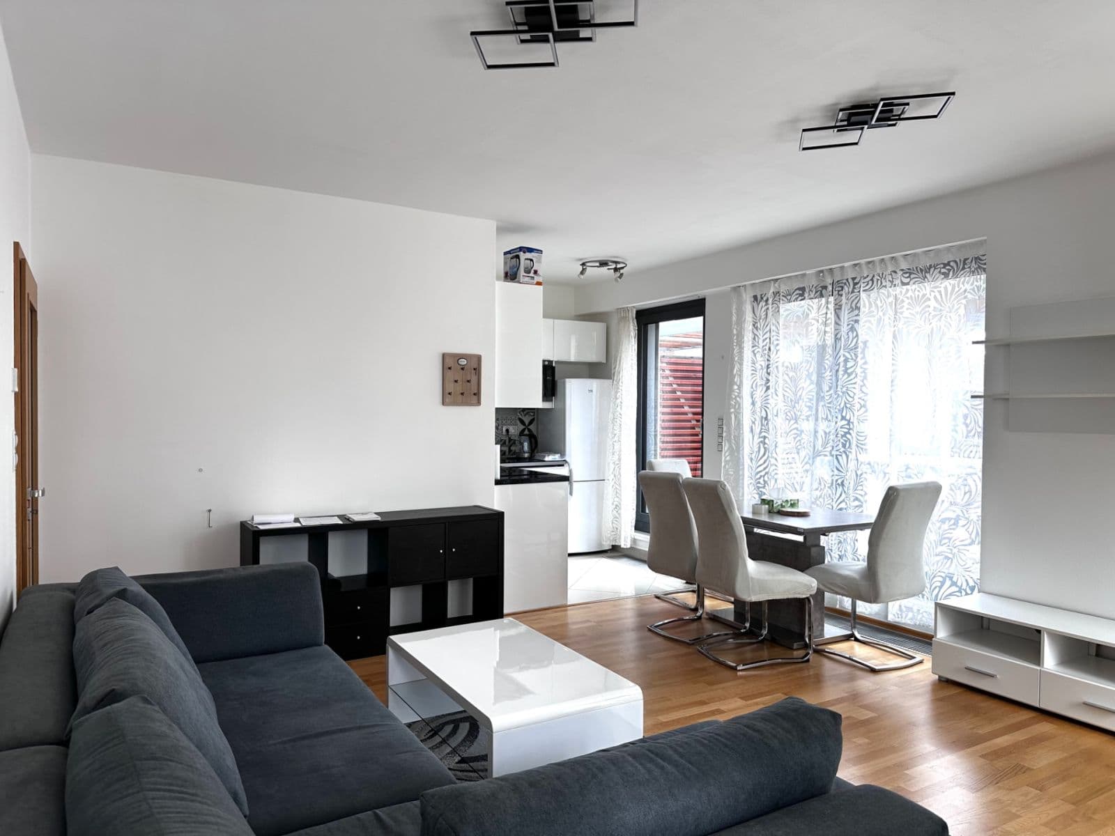 1 bedroom with open-plan kitchen flat to rent, 61 m², Olšanská, Prague, Prague 1 bedroom with open-plan kitchen flat to rent, 61 m², Olšanská, Prague, Prague